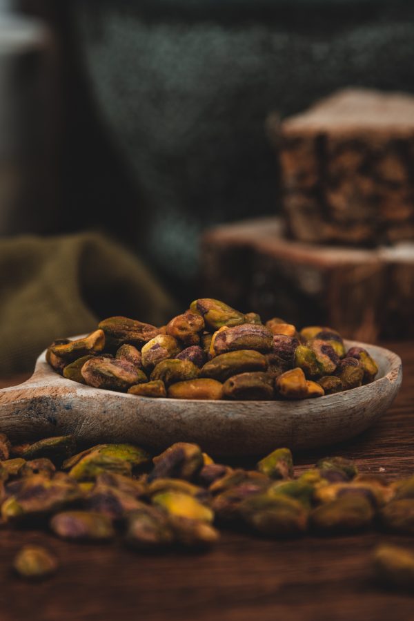 smoked pistachios de-shelled